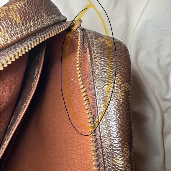 PRELOVED Louis Vuitton Large Marly Dragonne Pouch - Picture 10 of 16